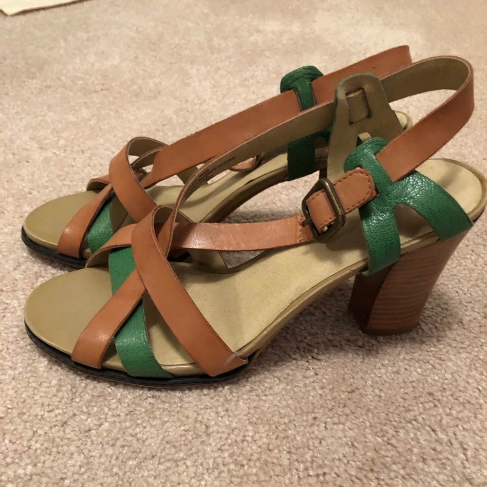 Levity sandal